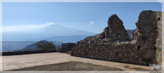 Blick von Castelmola auf den Ätna, Sizilien, Italien